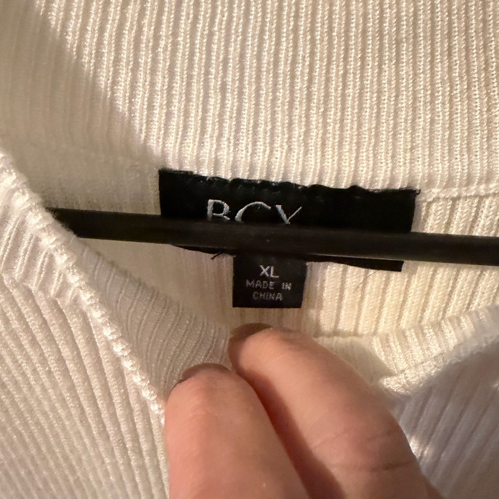 BCX Cream Ribbed Knit Top with Black Logo Tag - Picture 2 of 3
